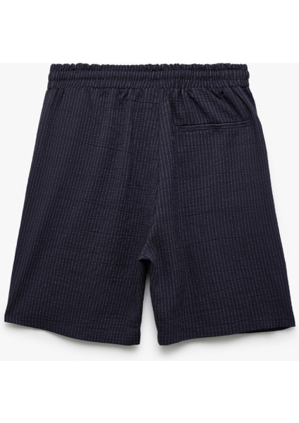 Beli Bağcıklı Cepli Viskon Karışımlı Çizgili Şort fırsatları