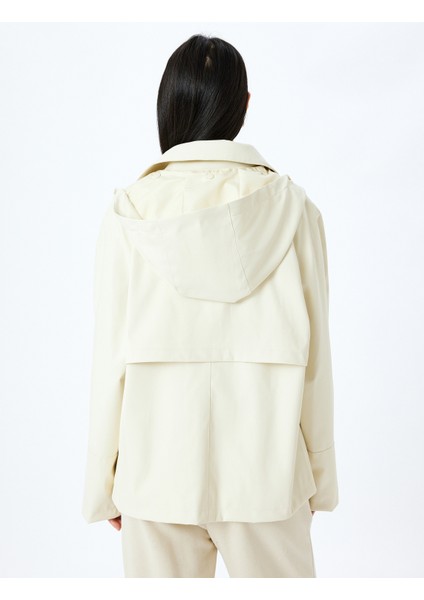 Kapüşonlu Cepli Su Itici Fermuarlı Trençkot fırsatları