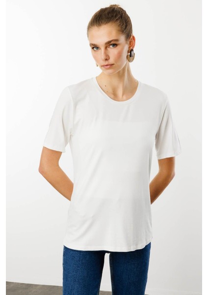 Kadın Sıfır Yaka Basic Penye T-Shirt Ekru