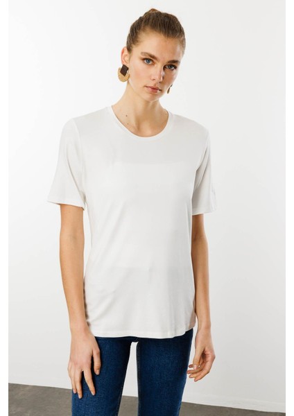 Kadın Sıfır Yaka Basic Penye T-Shirt Ekru modelleri