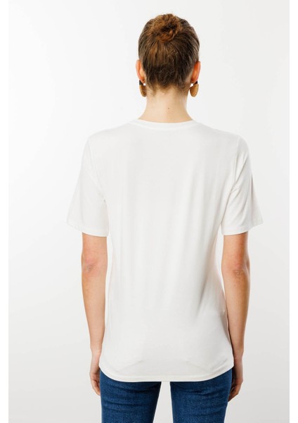 Kadın Sıfır Yaka Basic Penye T-Shirt Ekru fırsatları
