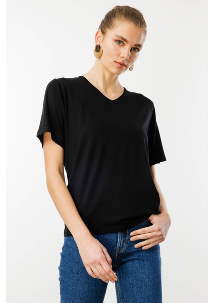 Kadın V Yaka Kısa Kollu Penye T-Shirt Siyah