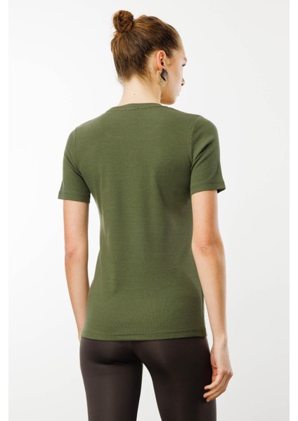 Kadın Açma Yaka Boncuk Işlemeli T-Shirt Haki modelleri