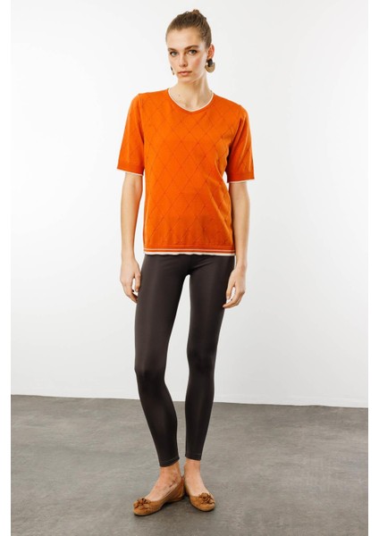 Kadın Sıfır Yaka Baklava Desenli T-Shirt Oranj fiyatları