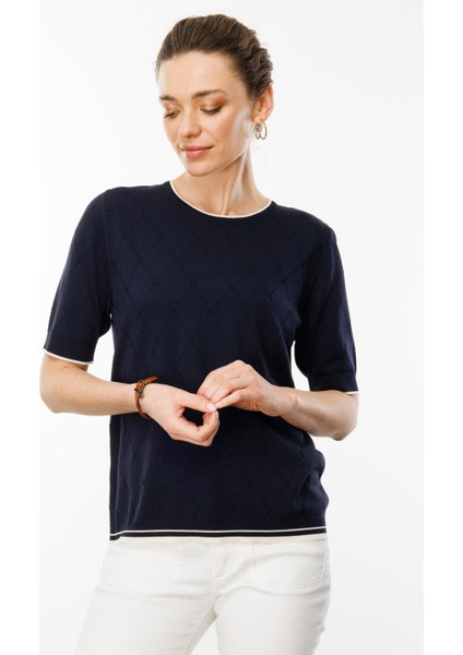 Kadın Sıfır Yaka Baklava Desenli T-Shirt Lacivert modelleri