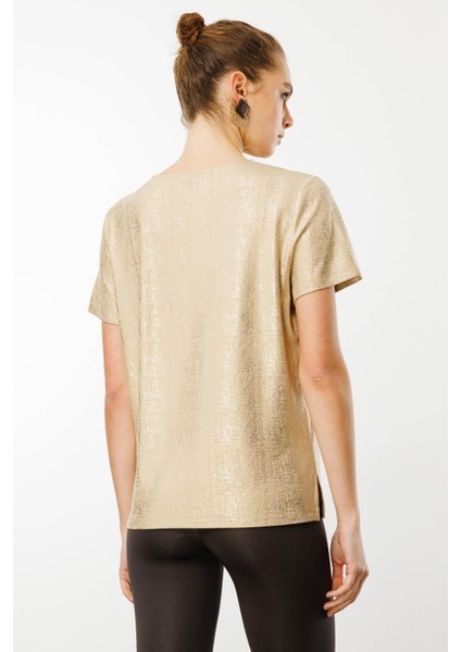 Kadın V Yaka Parlak Baskılı Penye T-Shirt Vizon fırsatları