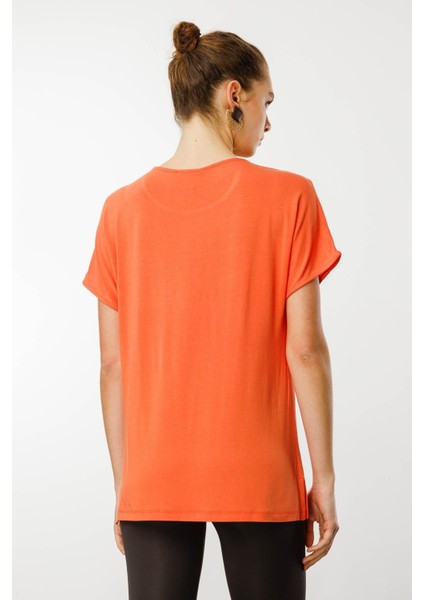 Kadın Sıfır Yaka Önü Cepli Penye T-Shirt Oranj modelleri
