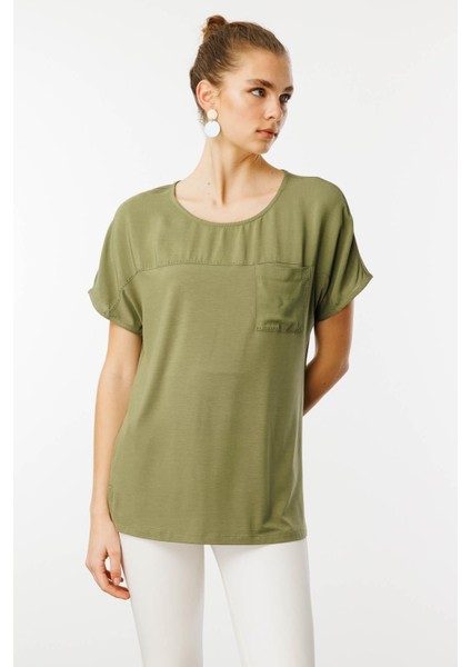 Kadın Sıfır Yaka Önü Cepli Penye T-Shirt Haki