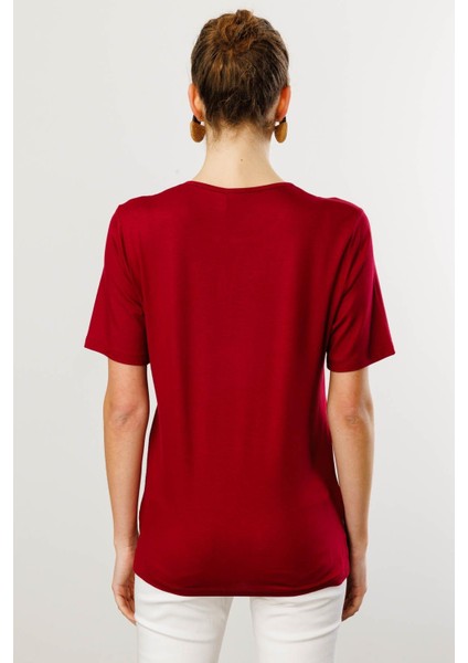 Kadın Açma Yaka Nakış Işlemeli Penye T-Shirt Vişne fırsatları