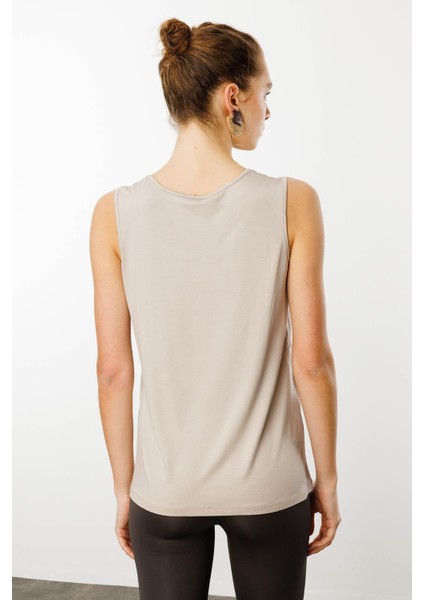 Kadın Sıfır Yaka Yakası Taşlı Askılı T-Shirt Bej fırsatları