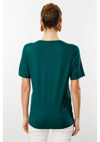Kadın Açma Yaka Nakış Işlemeli Penye T-Shirt Yeşil modelleri