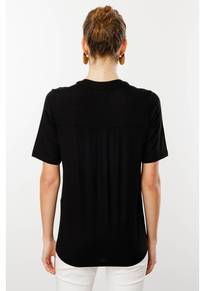 Kadın Yakası Düğmeli Penye T-Shirt Siyah fırsatları