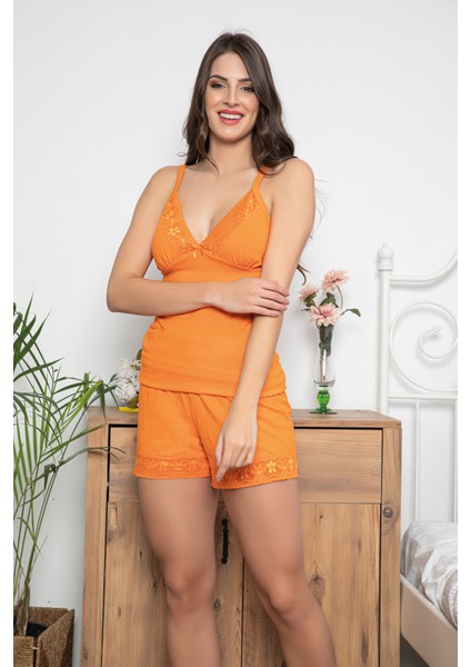 Kadın Turuncu Renkli Büstiyerli Dantel Detaylı Şortlu Pijama Takımı 20002