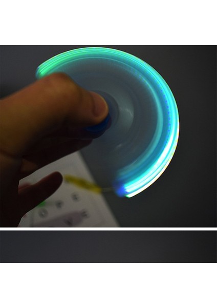 Rastgele Stil Ilginç Oyuncak Parmak Ucu Dönen Fidget Çubuğu Kalem LED Işıklı Fidget Kalem Ofis Dikkat Eksikliği Hiperaktivite Bozukluğu Edc Anti Kinetik Masa Oyuncağı (Yurt Dışından)