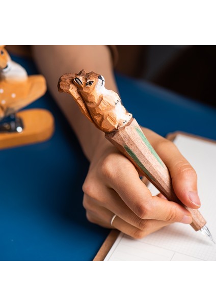 Sincap Tarzı El Yapımı Ahşap Hayvan Oyma Kalem Siyah Renk Jel Mürekkep Kalem Imza Yazma Dekorasyon Ofis Okul A6029 (Yurt Dışından) indirimleri