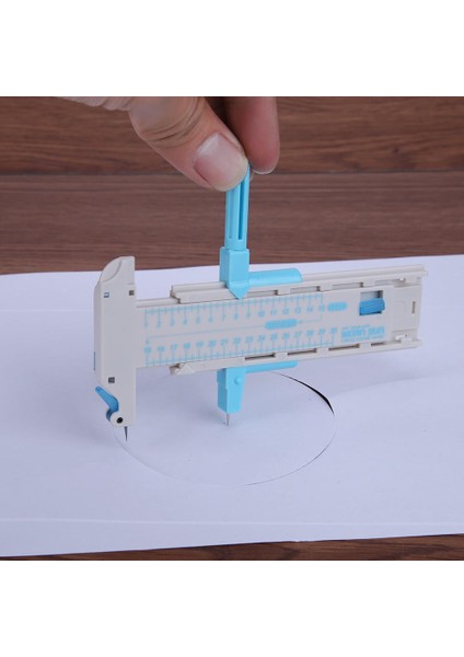 Plastik Tarzı Karbon Fiber Kompozit Dijital Mikrometre Cetvel Gümüş Renk Ölçüm Hassasiyeti LCD Ekran (Yurt Dışından) indirimleri