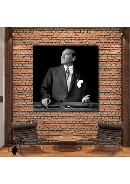 Tekli Kare Kanvas Duvar Tablosu Yukarı Bakan Atatürk