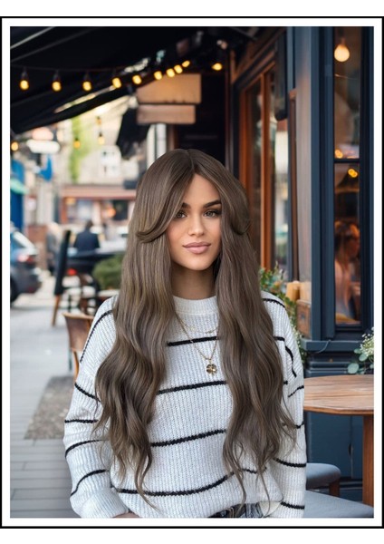 Gerçek Saç Dokusunda Dalgalı Vip Peruk