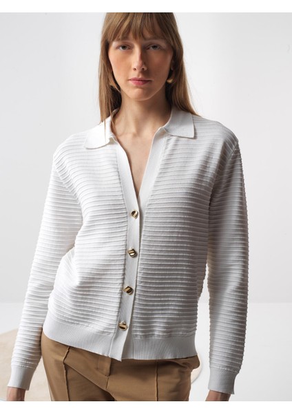 Kadın Beyaz Oversize Polo Yaka Hırka