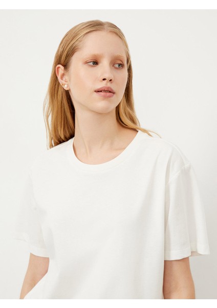 Kadın Ekru Oversize Pamuklu Basic Tişört modelleri