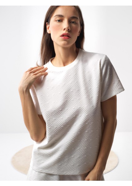 Kadın Beyaz Regular Fit Tişört