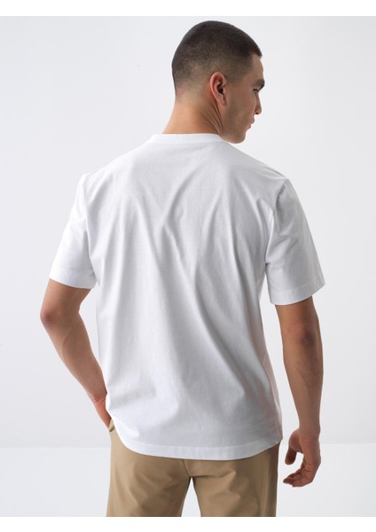 Beyaz Regular Fit Pamuklu Tişört fırsatları