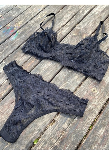 Siyah Dantelli Bralet Takımı