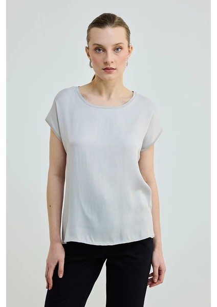 Yuvarlak Yaka Önü Saten Tshirt - Taş