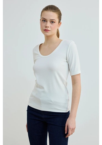Yakası Dilimli Viskon T-Shirt - Ekru