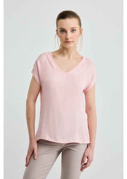 V Yaka Önü Saten Tshirt - Pembe