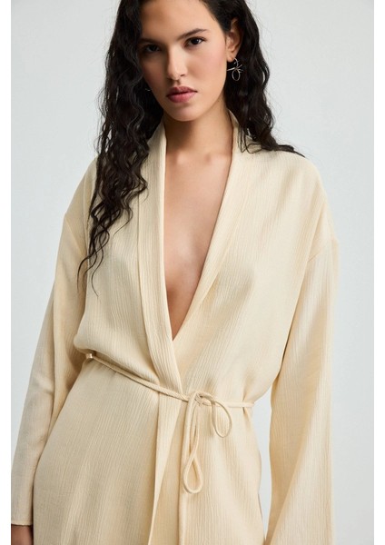 Krinkıl Saten Kimono- Ekru modelleri