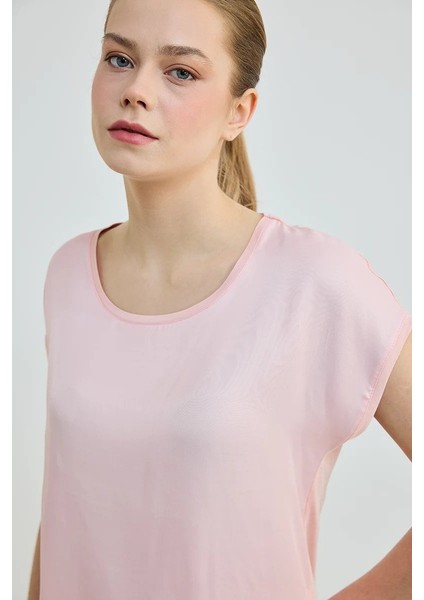 Yuvarlak Yaka Önü Saten Tshirt - Pembe modelleri