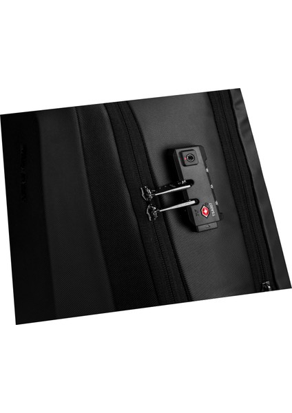 USB Portlu Hırsızlığa Karşı Su Geçirmez Sırt Çantası 17.3 Inch Laptop Bölmesi Bolt
