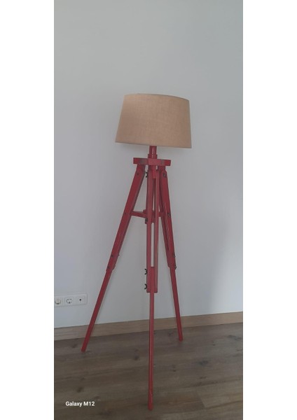 Şapkalı Kırmızı Lambader