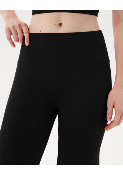 Siyah Şortlu Yoga Pantolon Ince Dökümlü Yoga Pantolon