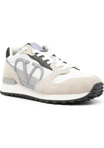V Logo Pace Low-Top Sneakers