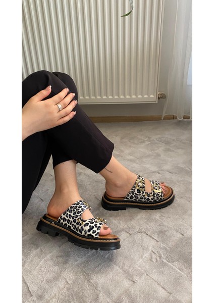 Kadın Firida Beyaz Leopar Çift Bantlı Kapsül Detaylı Kalın Taban Ortopedik Sandalet Terlik K-100 indirimleri