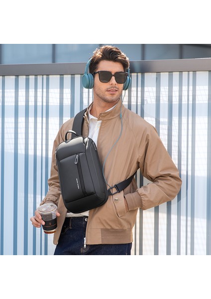 USB Portlu Su Geçirmez Omuz Çantası Gobag