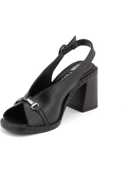 2511902 Kadın Sandalet fırsatları