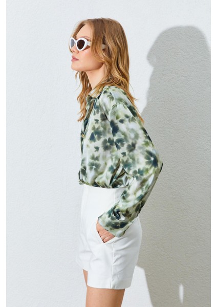 Kadın Yeşil Yaprak Desenli Saten Gömlek fırsatları