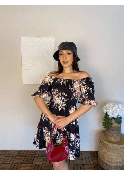 Kadın Çiçek Desenli Eteği Volanlı Göğüs Büzgülü Kol Detaylı Elbise