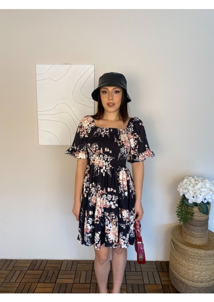 Kadın Çiçek Desenli Eteği Volanlı Göğüs Büzgülü Kol Detaylı Elbise fiyatları