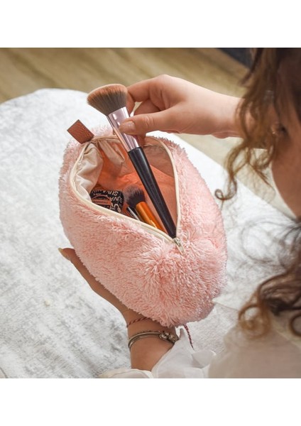 Harika Peluş Fermuarlı Peluş Makyaj Çantası (Uzun Tüylü) – Kadınlar Için En Yeni Makyaj Çantası