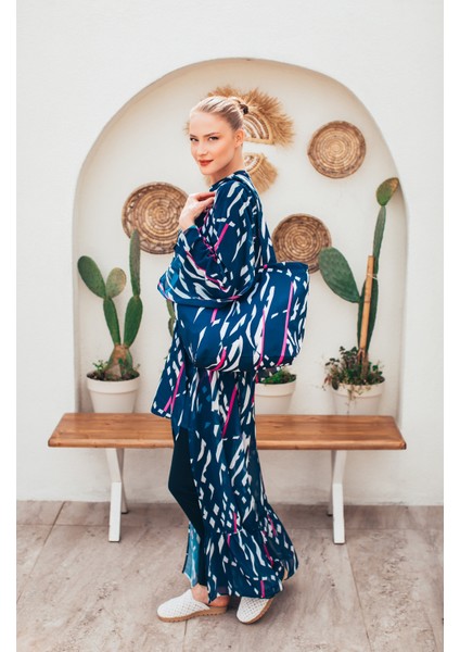 Electra Kimono