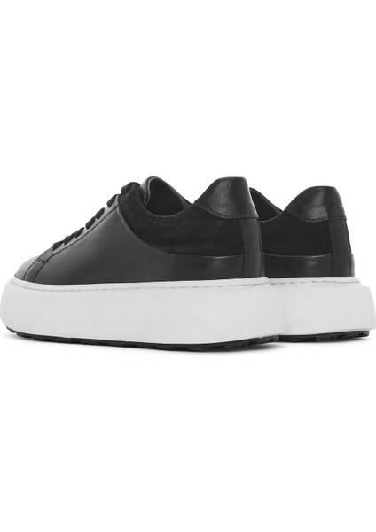 Erkek Siyah Bağcıklı Kalın Tabanlı Deri Sneaker 25SFD641618