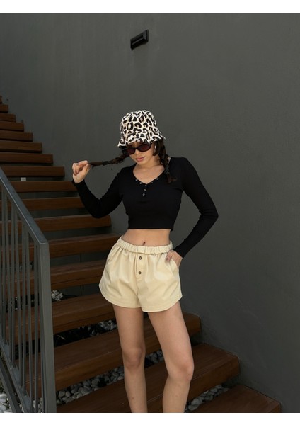 Kadın Siyah Açık Yakalı Çıtçıt Detaylı Uzun Kollu Crop Fitilli Örme Bluz 29128