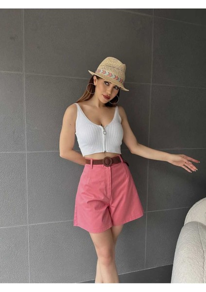 Beli Kemerli Geniş Paçalı Mom Kadın Şort fırsatları