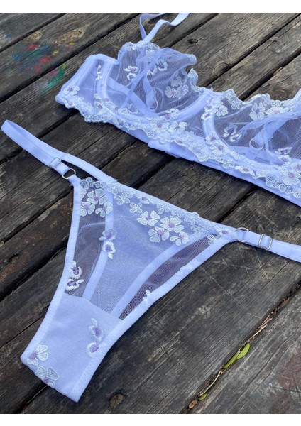 Byeaz Çiçekli Bralet Takımı