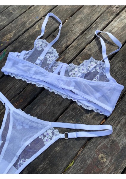 Byeaz Çiçekli Bralet Takımı