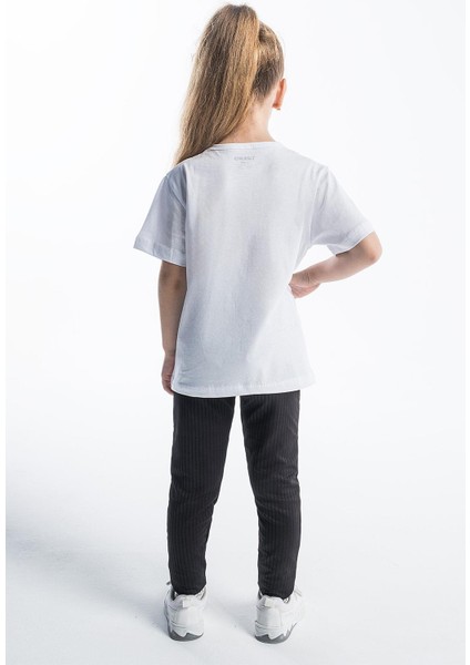 Kız Çocuk Türk Bayrak Göğüs Arma Baskılı Beyaz Tshirt fiyatları